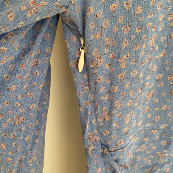 American Eagle Blue Floral Print Mini Dress with Long Sleeves Size Small - Picture 7 of 7